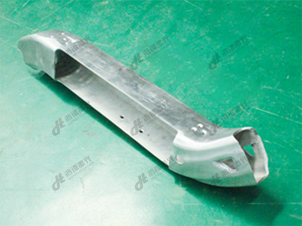 三維機器人切割電動車電池倉