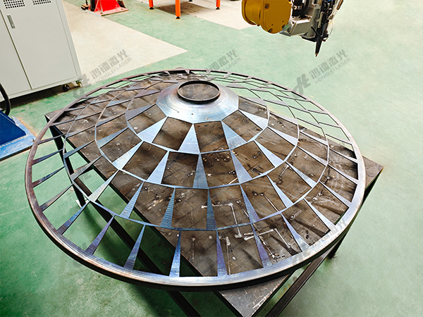 三維機器人大口徑球罩切割