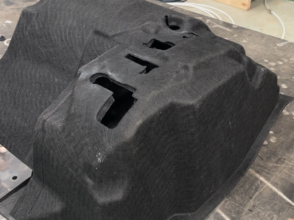 汽車發動機隔音罩切割